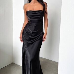 That’s so fetch Lola maxi dress